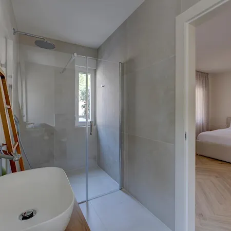 Palmezzo Beachfront With Heated Pool تروغير