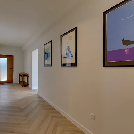 Daire Palmezzo Beachfront With Heated Pool Trogir