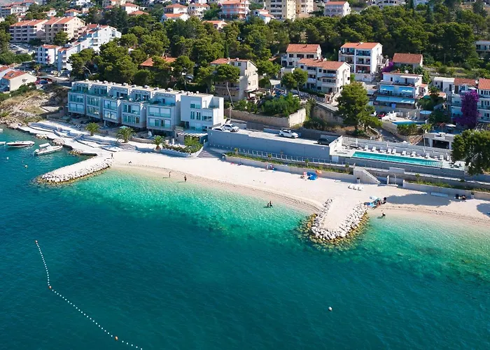 アパート Palmezzo Beachfront With Heated Pool