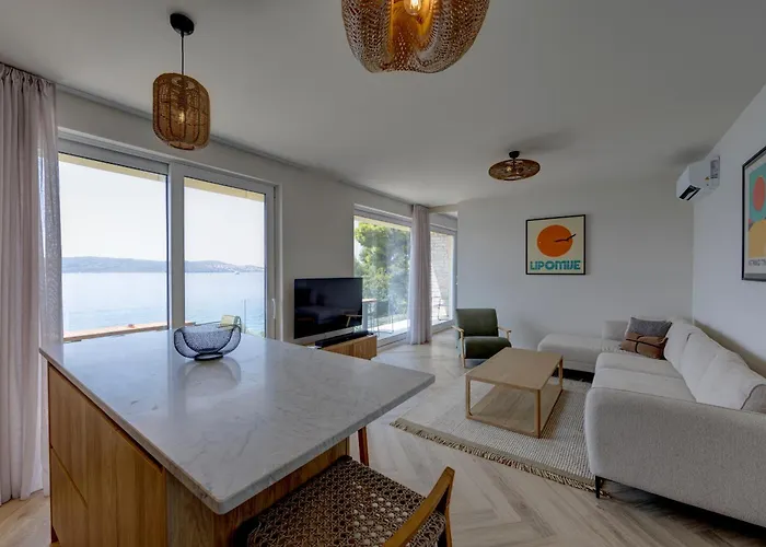 アパート Palmezzo Beachfront With Heated Pool