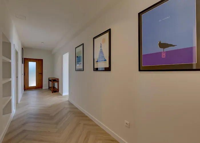 アパート Palmezzo Beachfront With Heated Pool トロギール