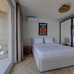 Apartment Palmezzo Beachfront With Heated Pool Trogir