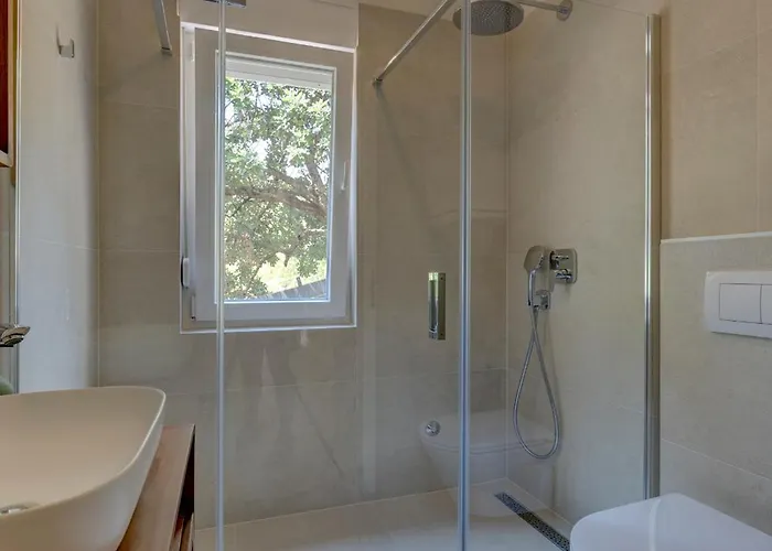 Palmezzo Beachfront With Heated Pool Apartment *