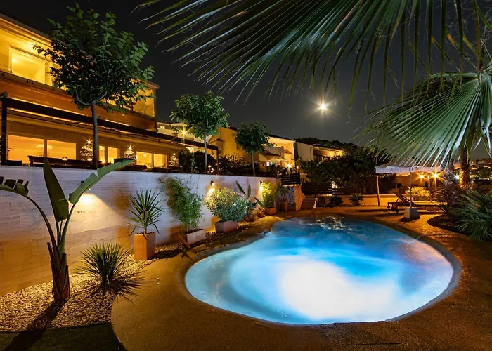 Apartment Palmezzo Beachfront With Heated Pool