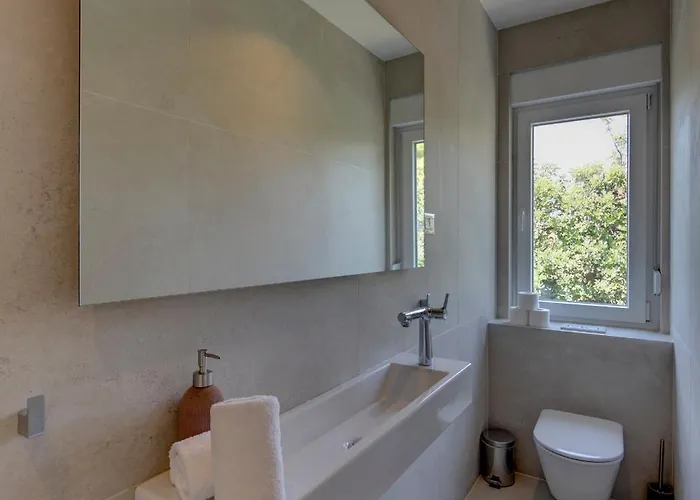 Apartment Palmezzo Beachfront With Heated Pool *